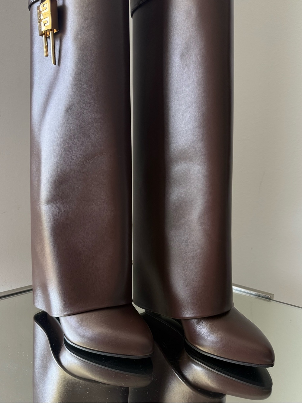 EUC Givenchy Shark Lock embellished glossed-leather knee boots 39 $2,550 - Picture 10 of 16